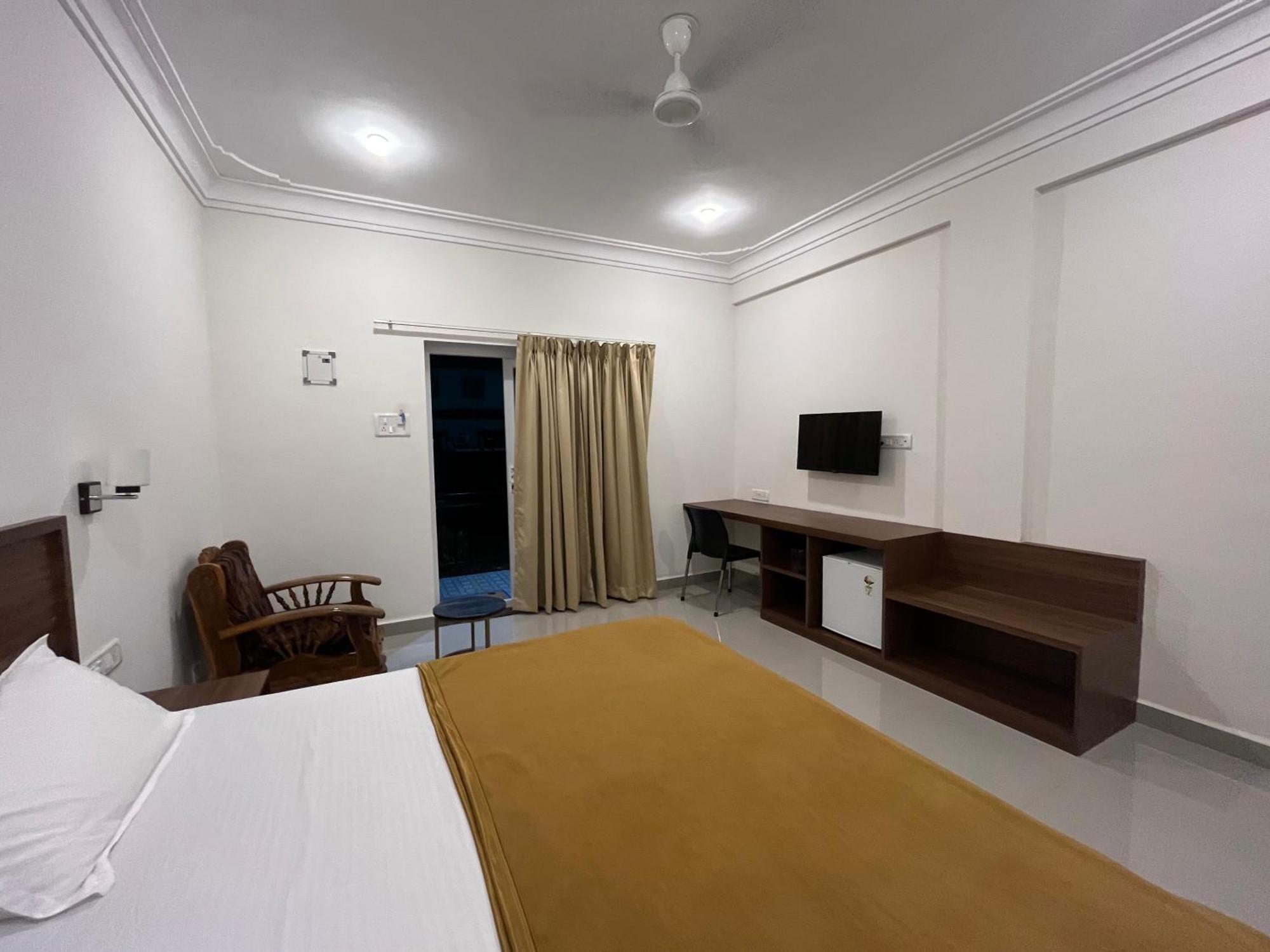 Morjim Sunset Guesthouse - 300 Meter To Morjim Beach Buitenkant foto