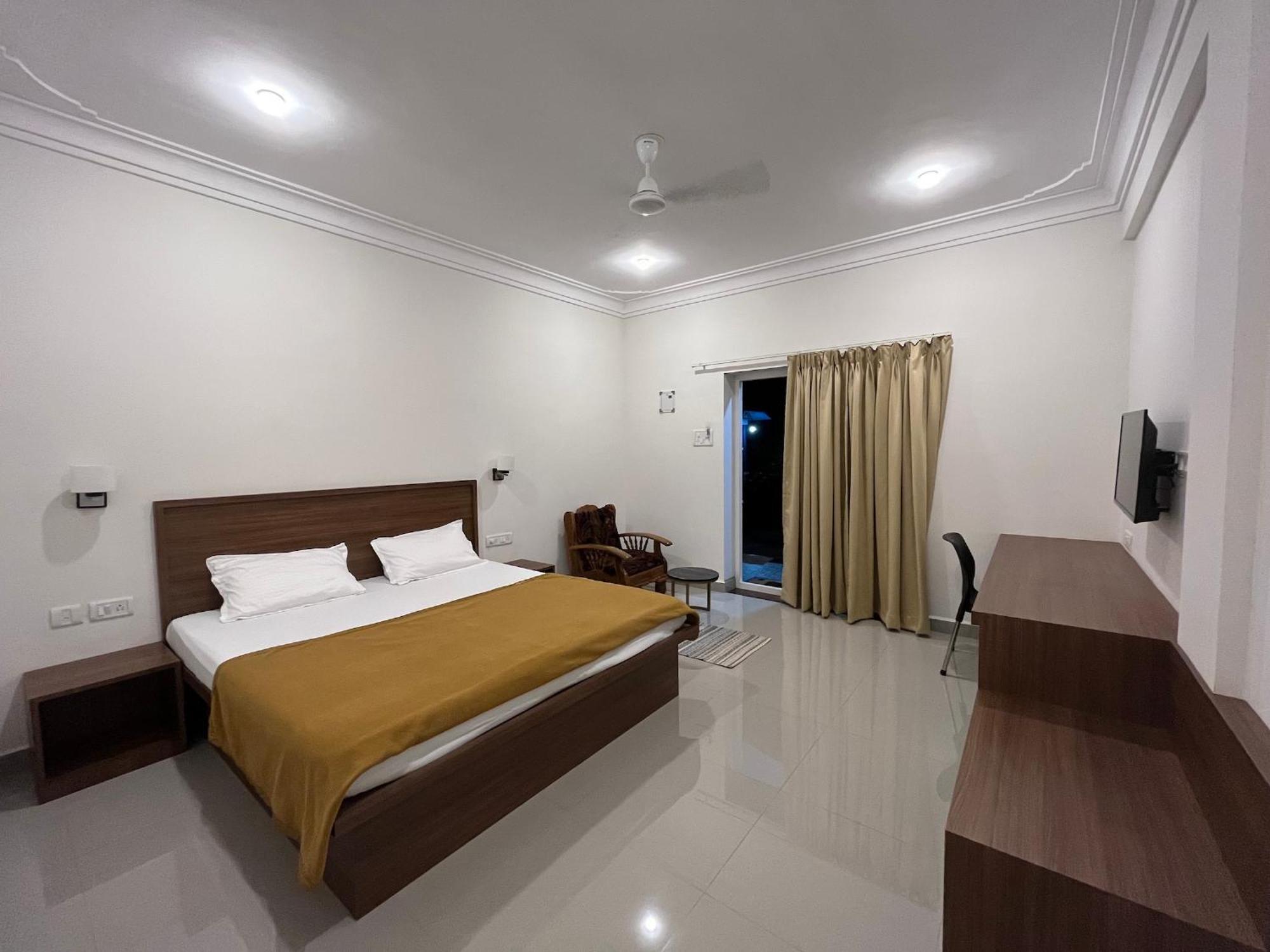Morjim Sunset Guesthouse - 300 Meter To Morjim Beach Buitenkant foto