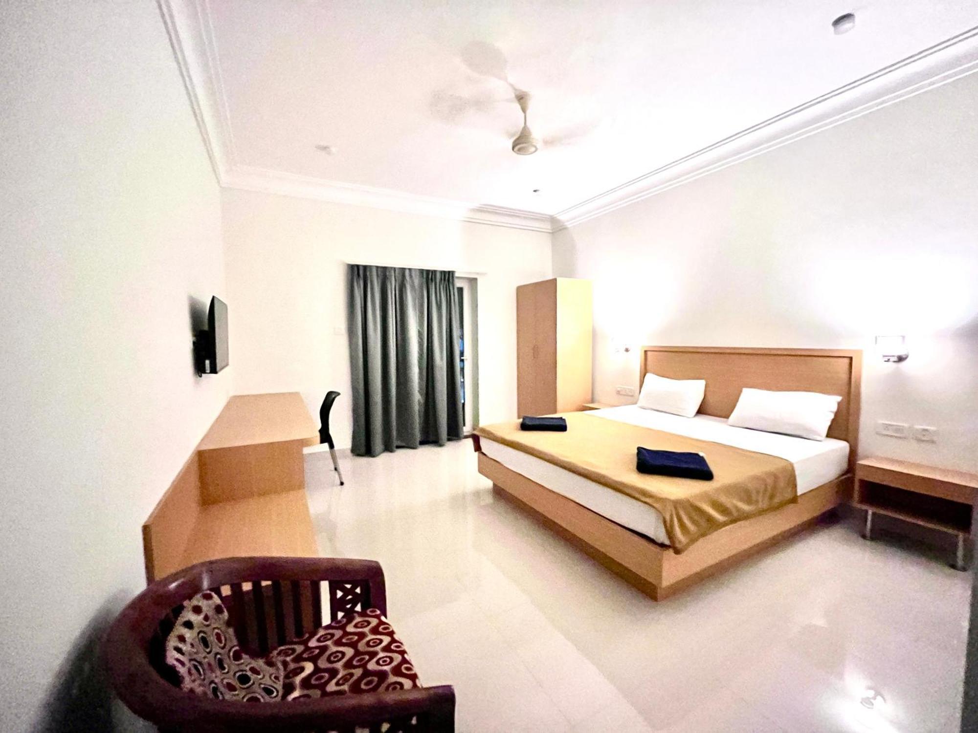 Morjim Sunset Guesthouse - 300 Meter To Morjim Beach Buitenkant foto